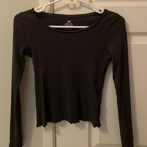 Long sleeve charcoal top.🖤